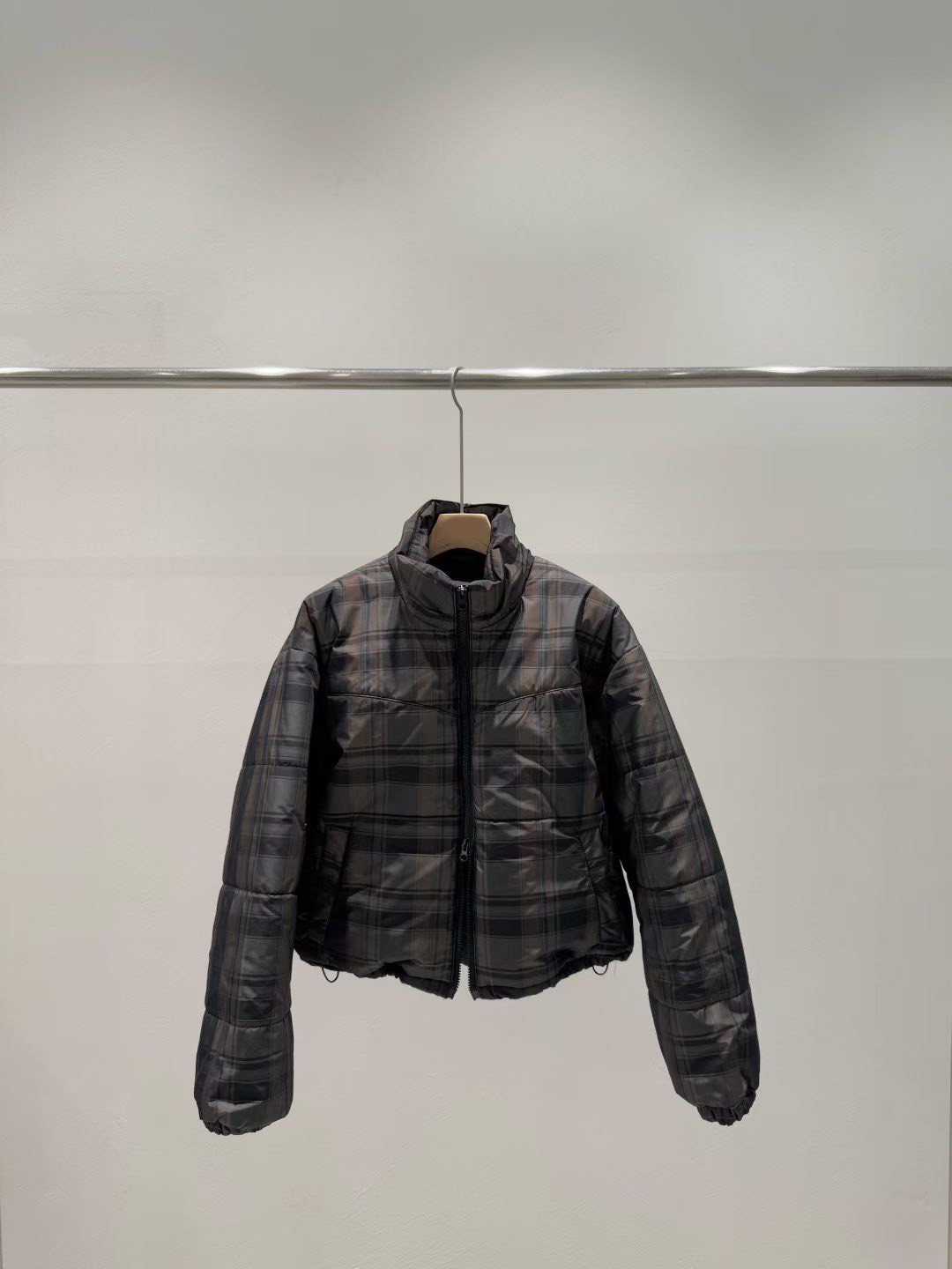 灰咖配色格紋立領拉鍊澎澎羽絨外套