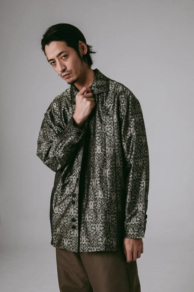 JIN-EASTERNAU 忍冬紋纏枝襯衫-墨綠色