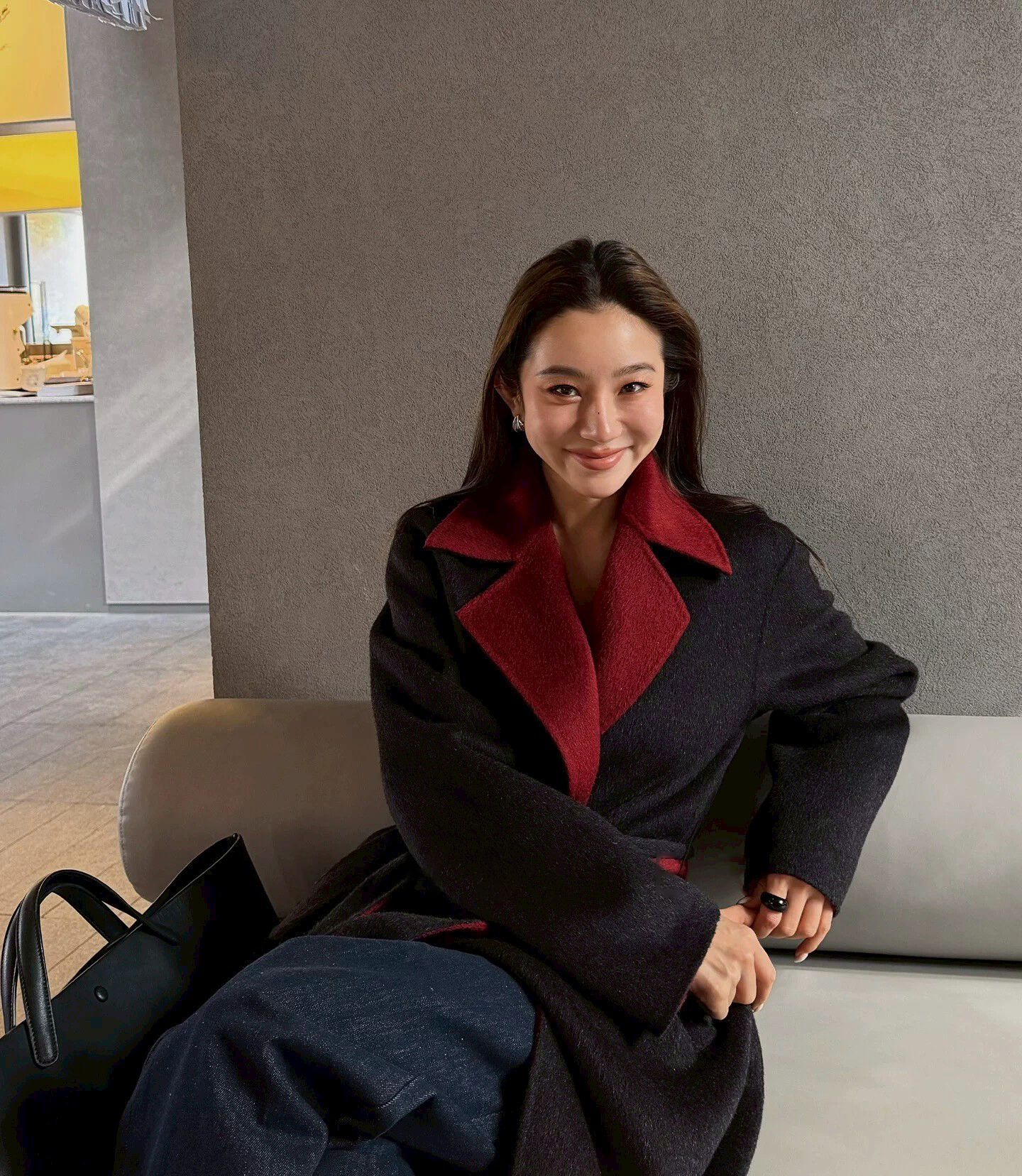 經典黑紅色領片造型羊毛長版大衣外套-S-L (Elegant & Love)