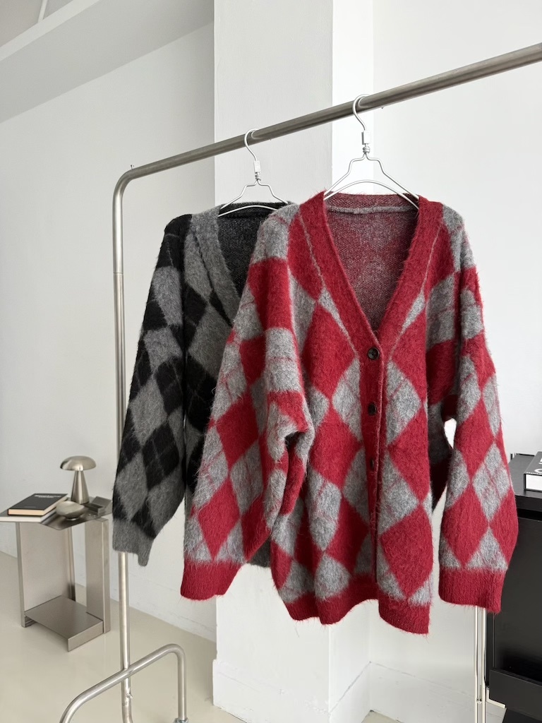 菱格造型排扣針織外