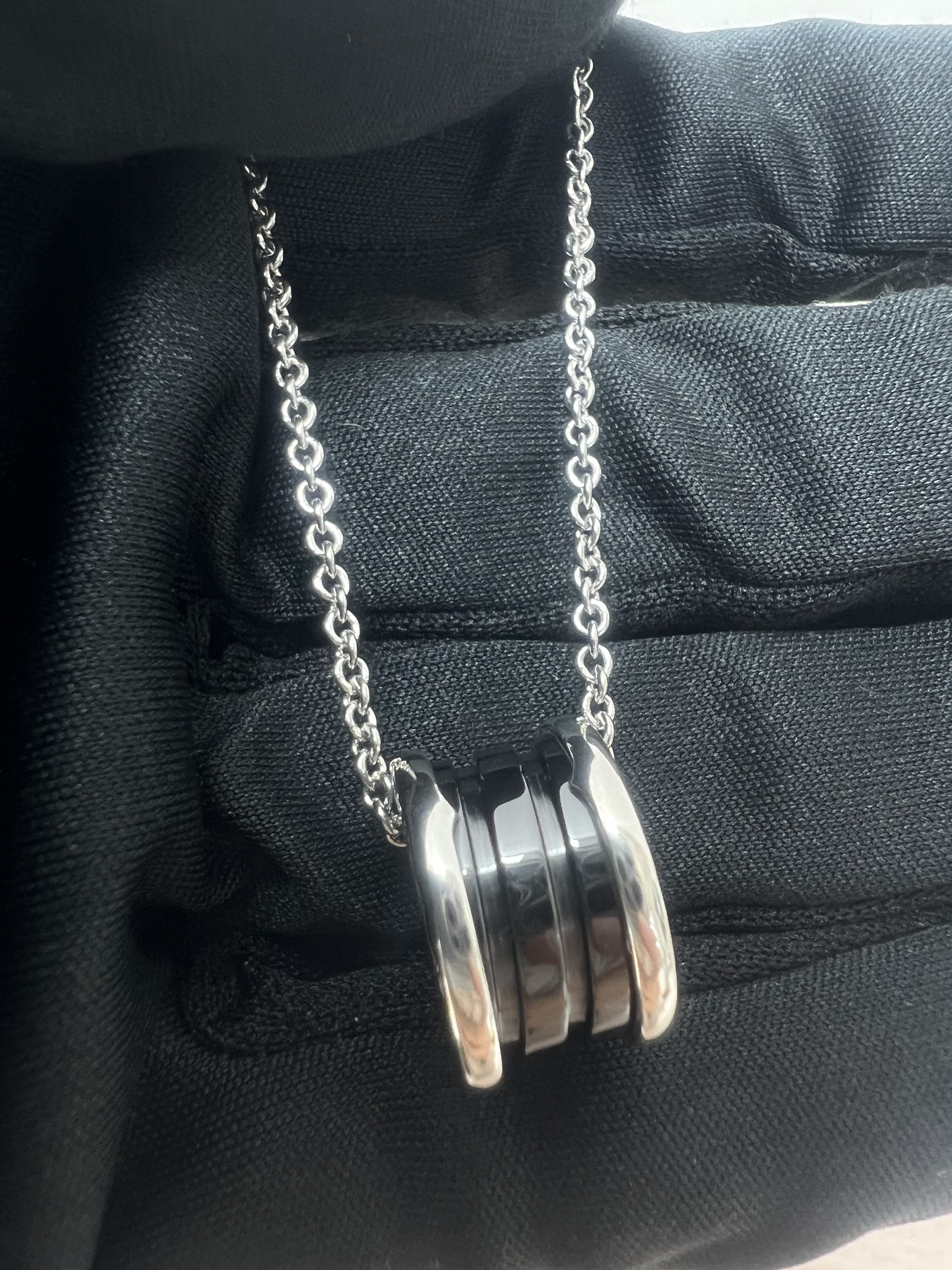 Bvlgari b.zero1 necklace (black/silver) charity version