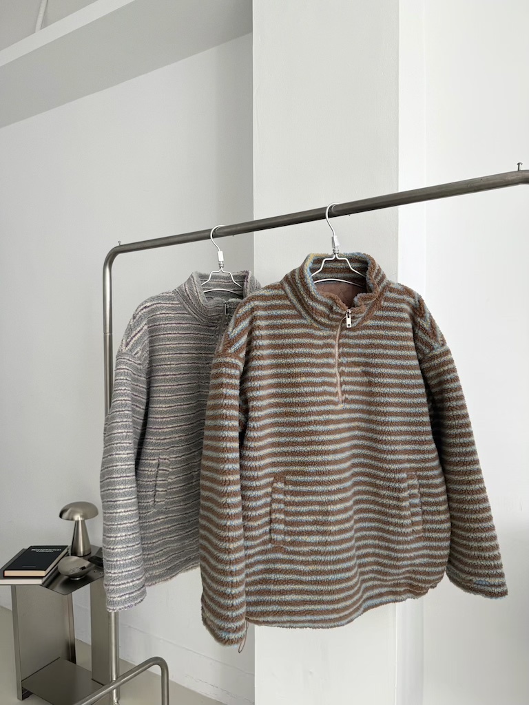 撞色條紋羊羔毛大學Tee