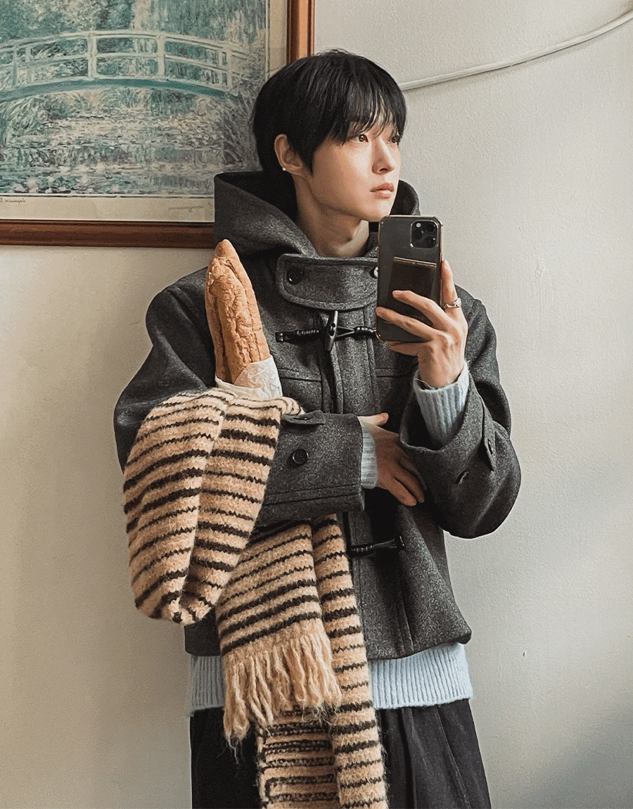 牛角扣連帽短款大衣