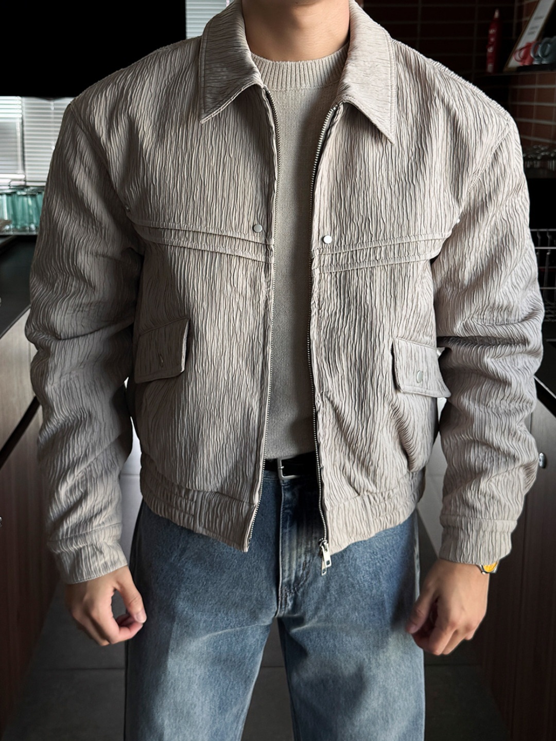 褶皺銀色鉚釘短款夾克