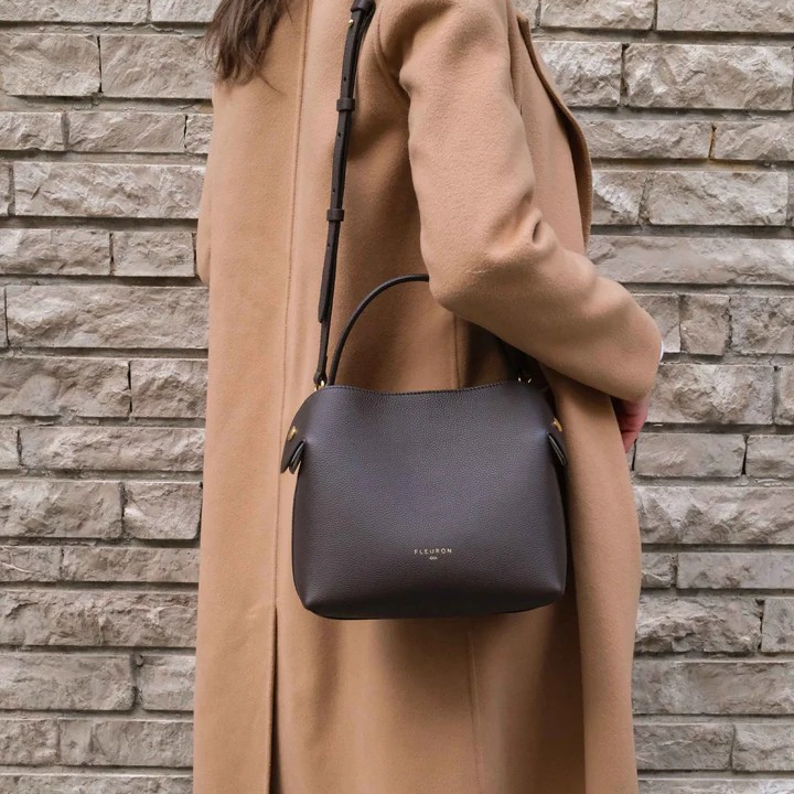 1FL0104-064 [FLEURON] Medium Swann Espresso #MAF06VG1314ESP (EU)