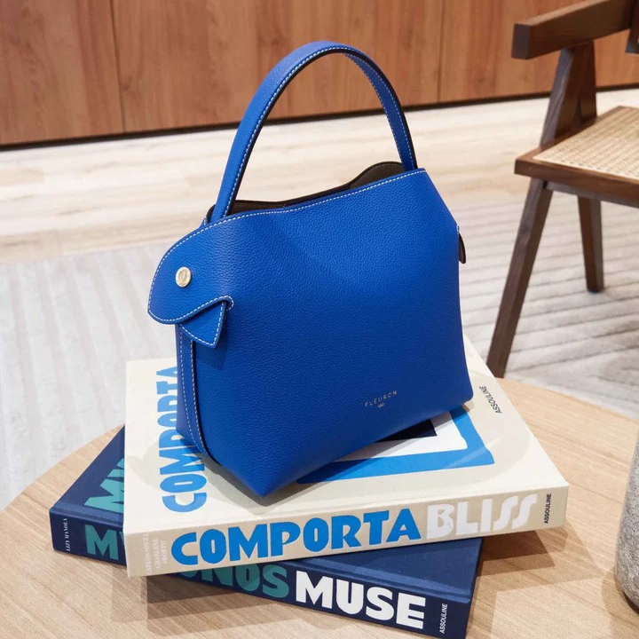 1FL0104-073 [FLEURON] Medium Swann Bleu Cobalt #MAF06VG4050CBL (EU)