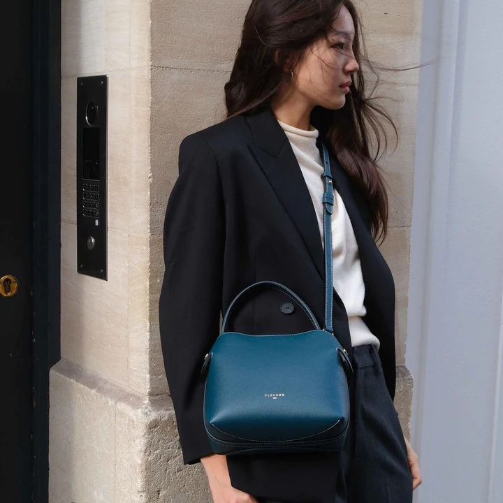 1FL0104-074 [FLEURON] Medium Swann Bleu Pacifique #MAF06VG4526PCB (EU)