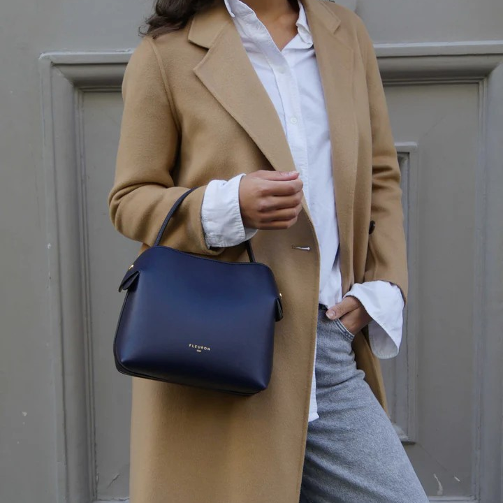 1FL0104-086 [FLEURON] Medium Swann Bleu Nuit #MAF06VL3915MNB (EU)