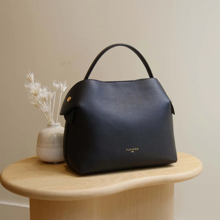 1FL0104-102 [FLEURON] Swann Noir Lisse #MAF03VL0303BLK (EU)