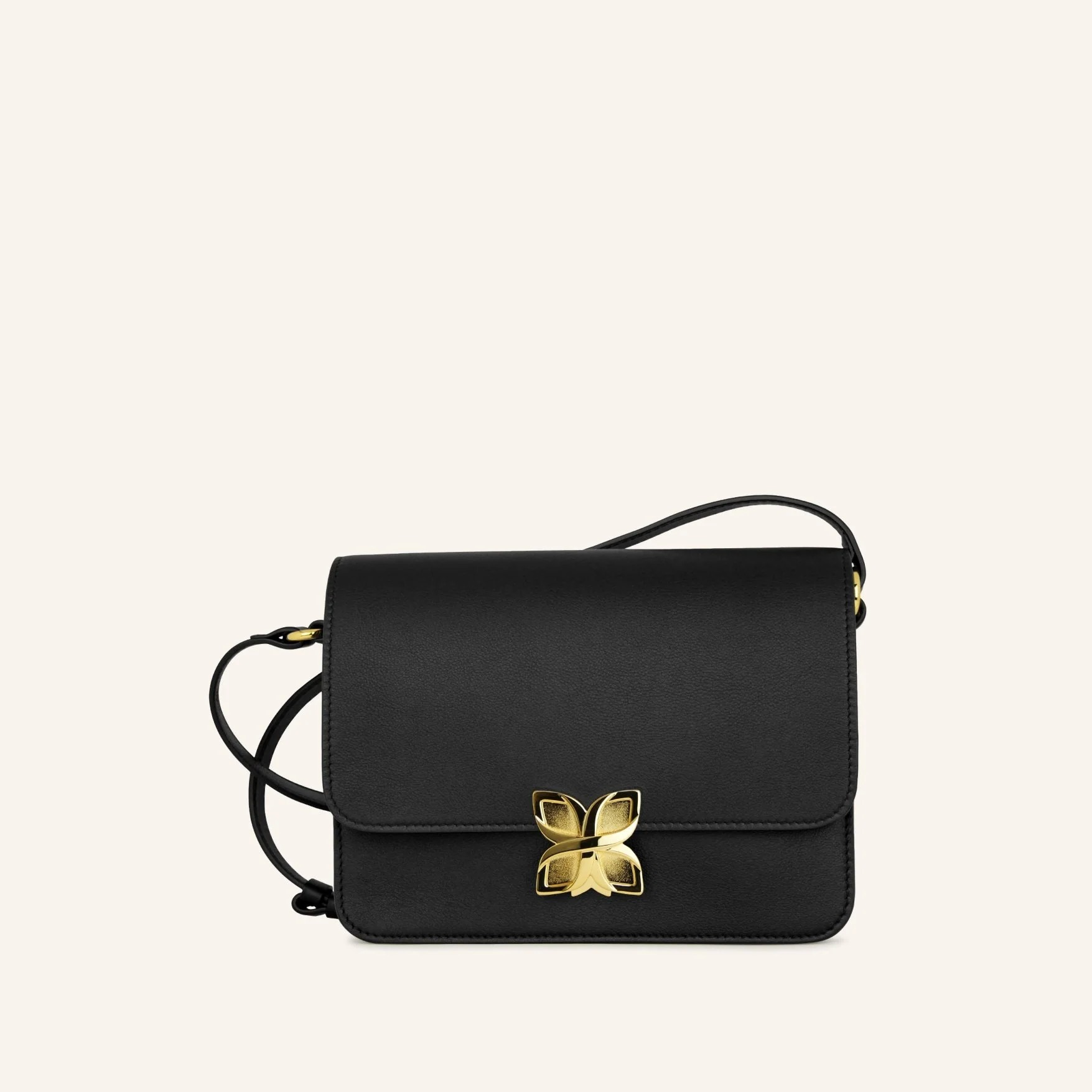 1FL0104-133 [FLEURON] Hortensia Noir Lisse #MAF12VL0303BLK (EU)