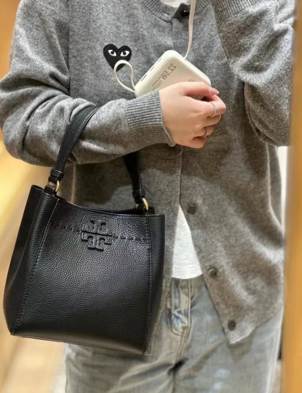 【預購】TORY BURCH H123180 SMALL MCGRAW BUCKET BAG