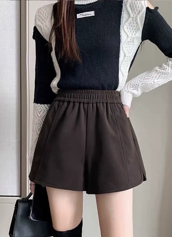 雙口袋壓線側圓弧毛呢短褲