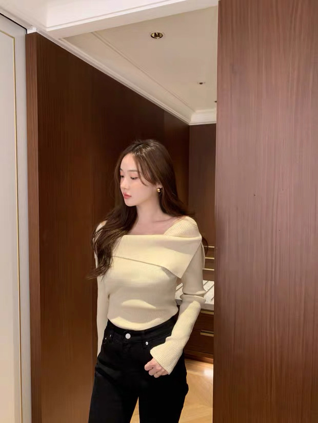 3726 翻領一字領坑條上衣