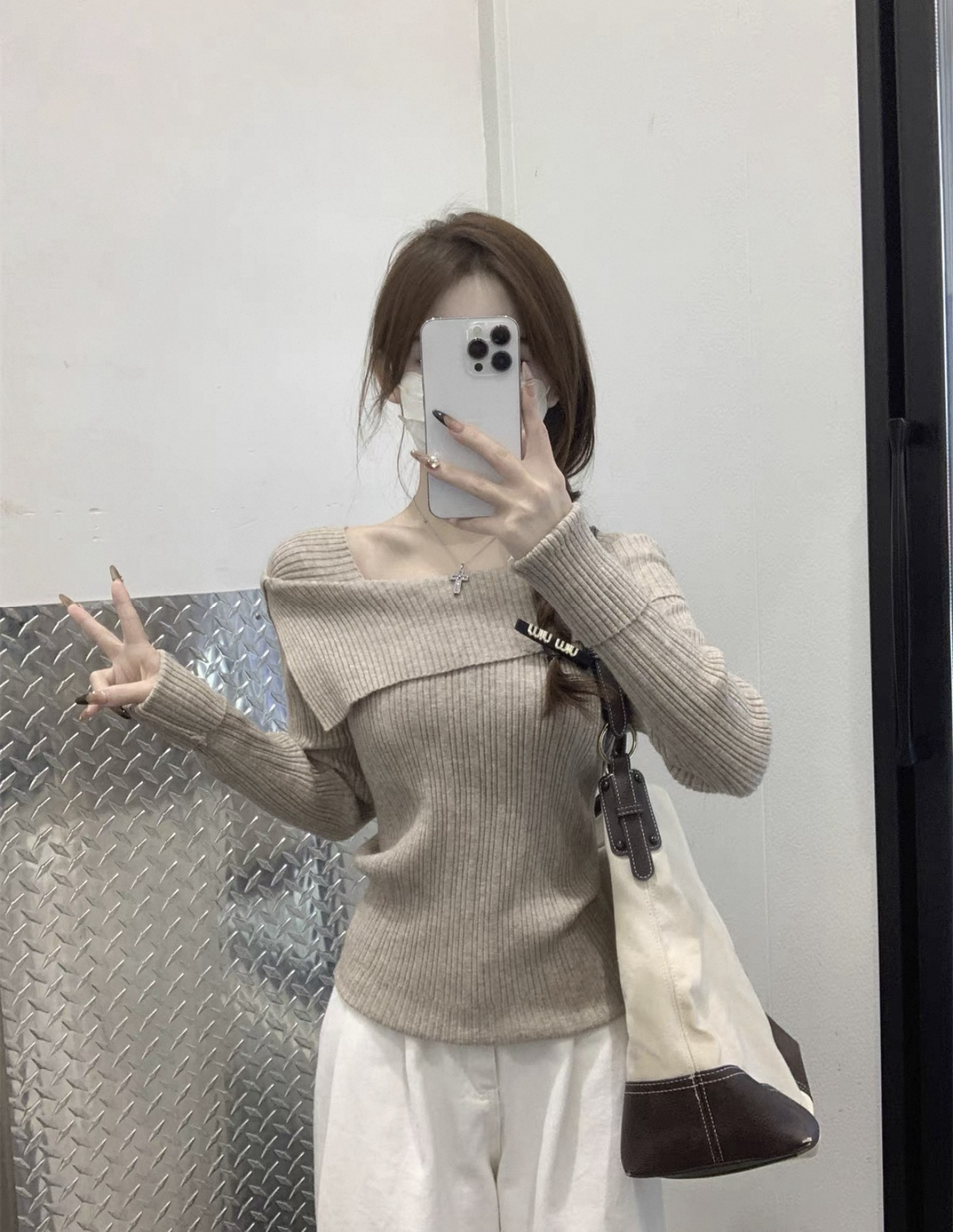 3726 翻領一字領坑條上衣