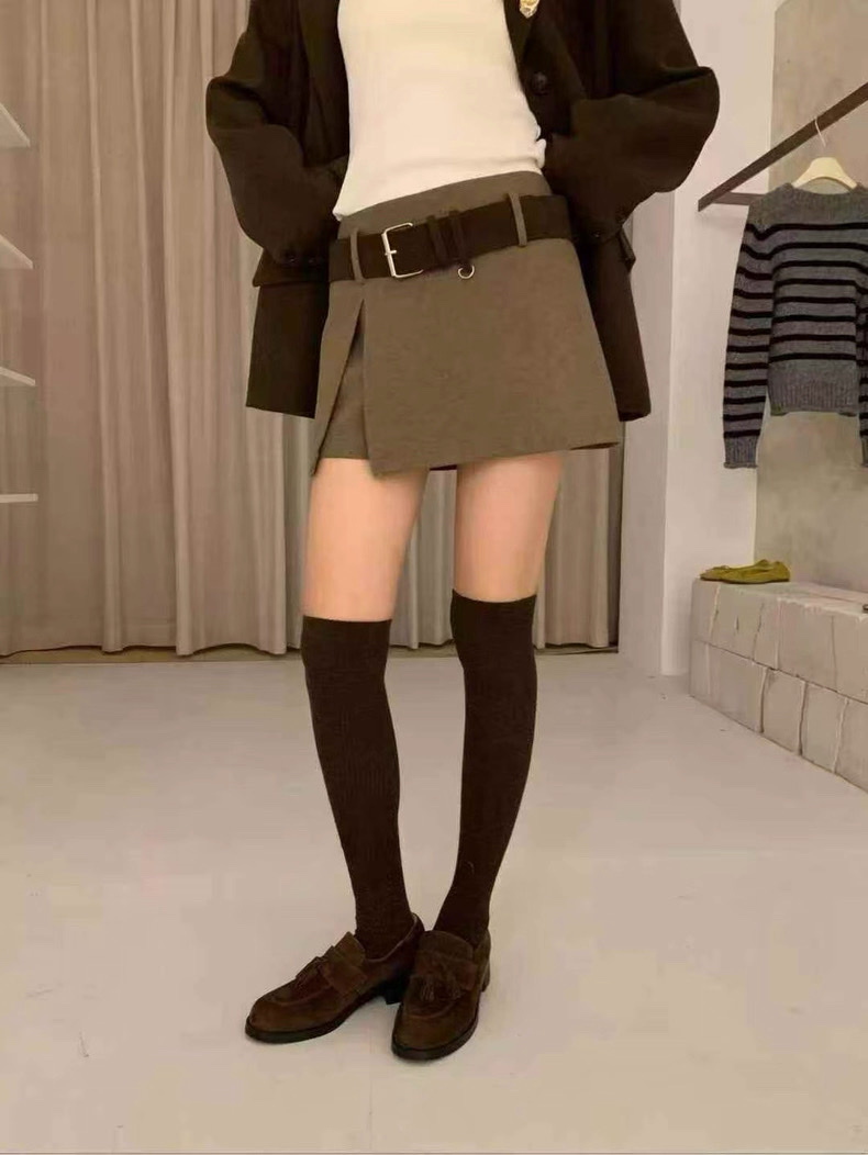 127 奢感開衩毛呢短裙