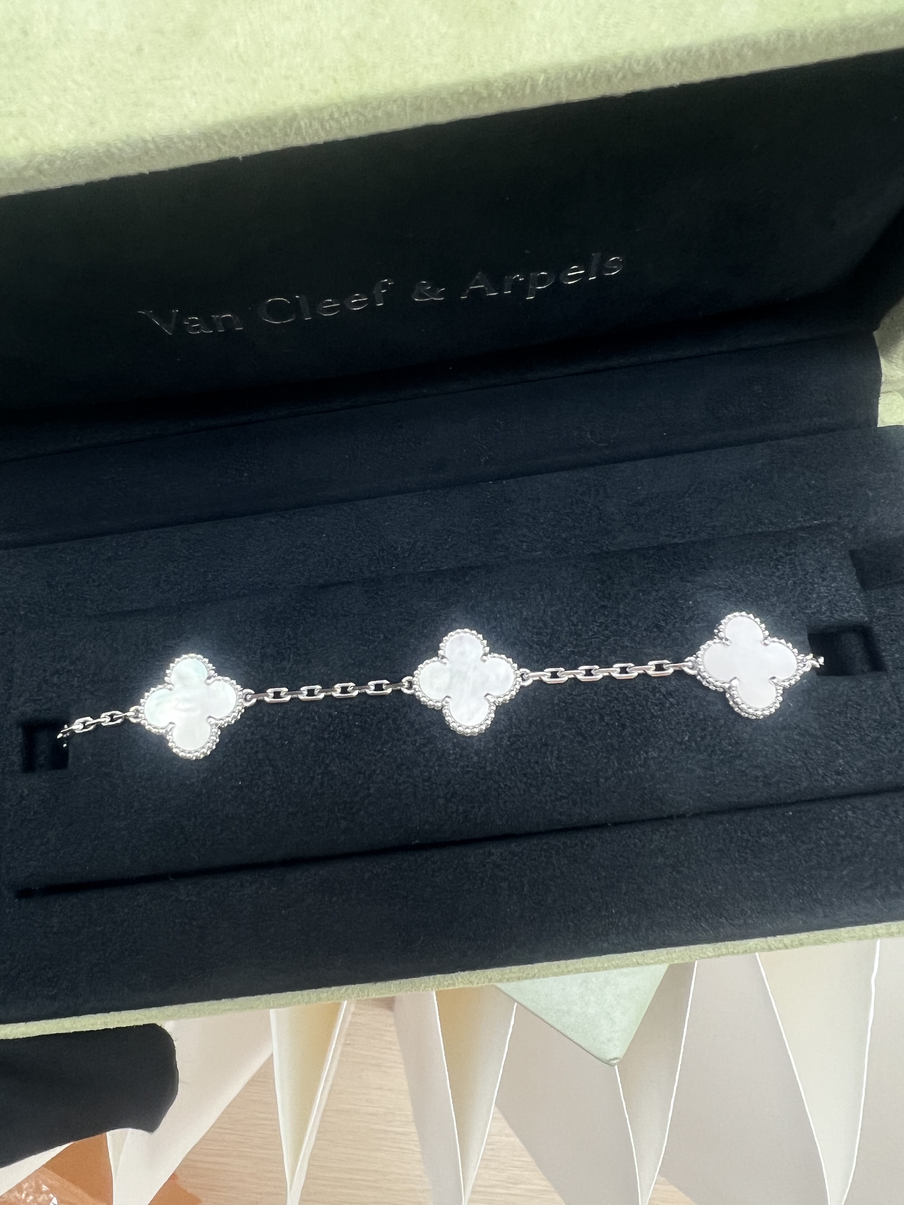 *Unused* Vca vintage alhambra 5 motifs bracelet (white mother-of-pearl/ 18k white gold)