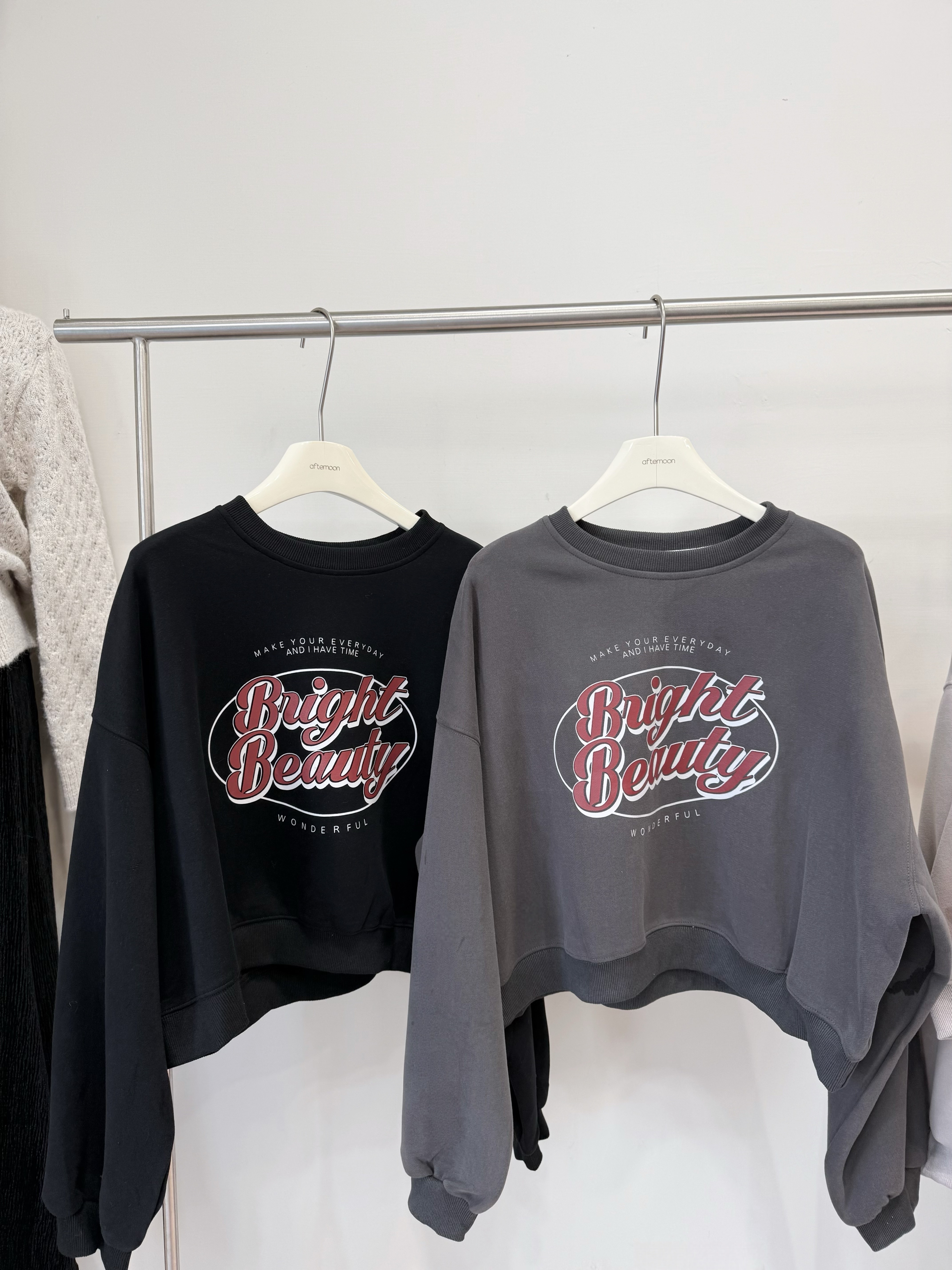 6026 圓圈英字短衛衣