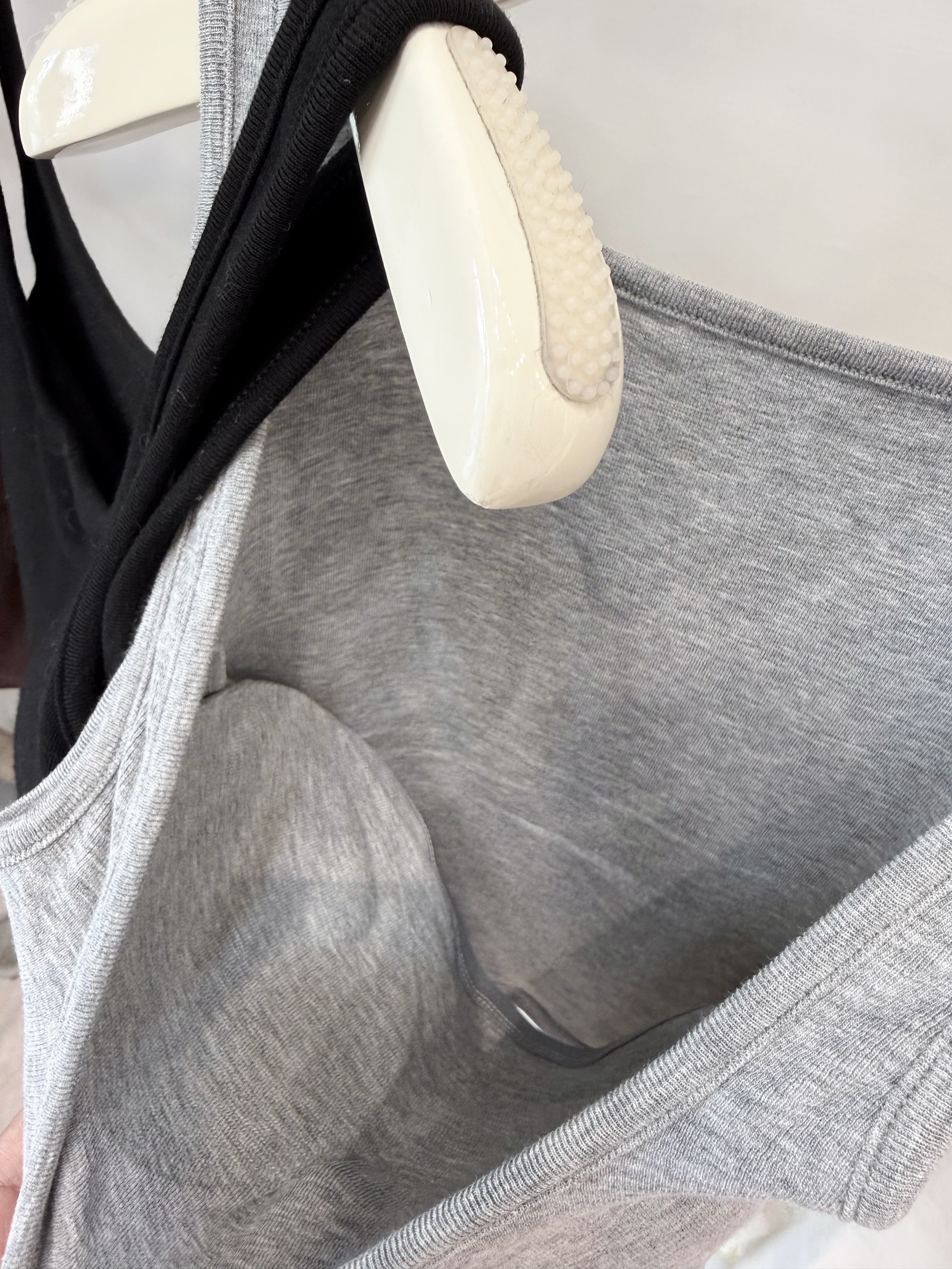 526 方領寬肩帶Bratop