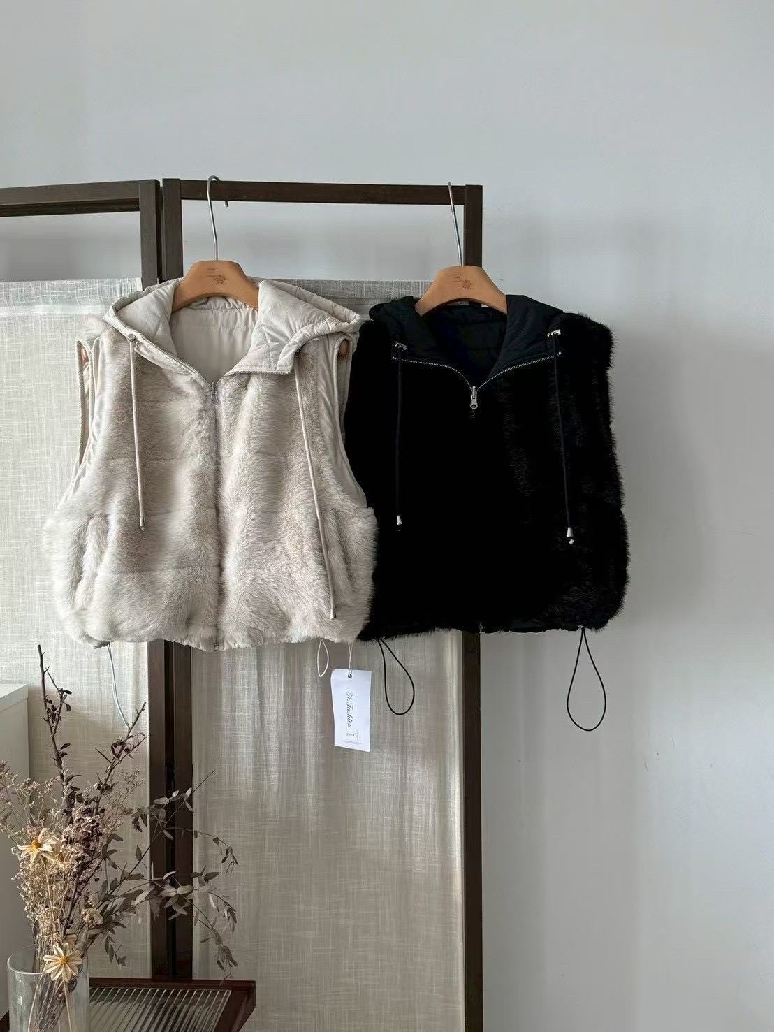 899 兩面穿毛毛帽背心