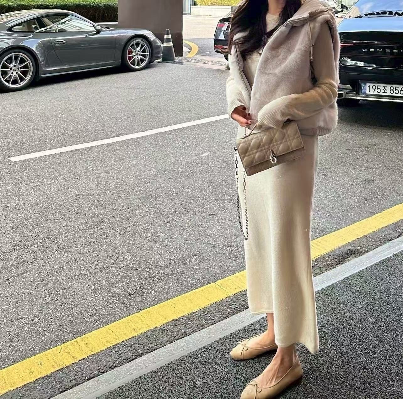 899 兩面穿毛毛帽背心