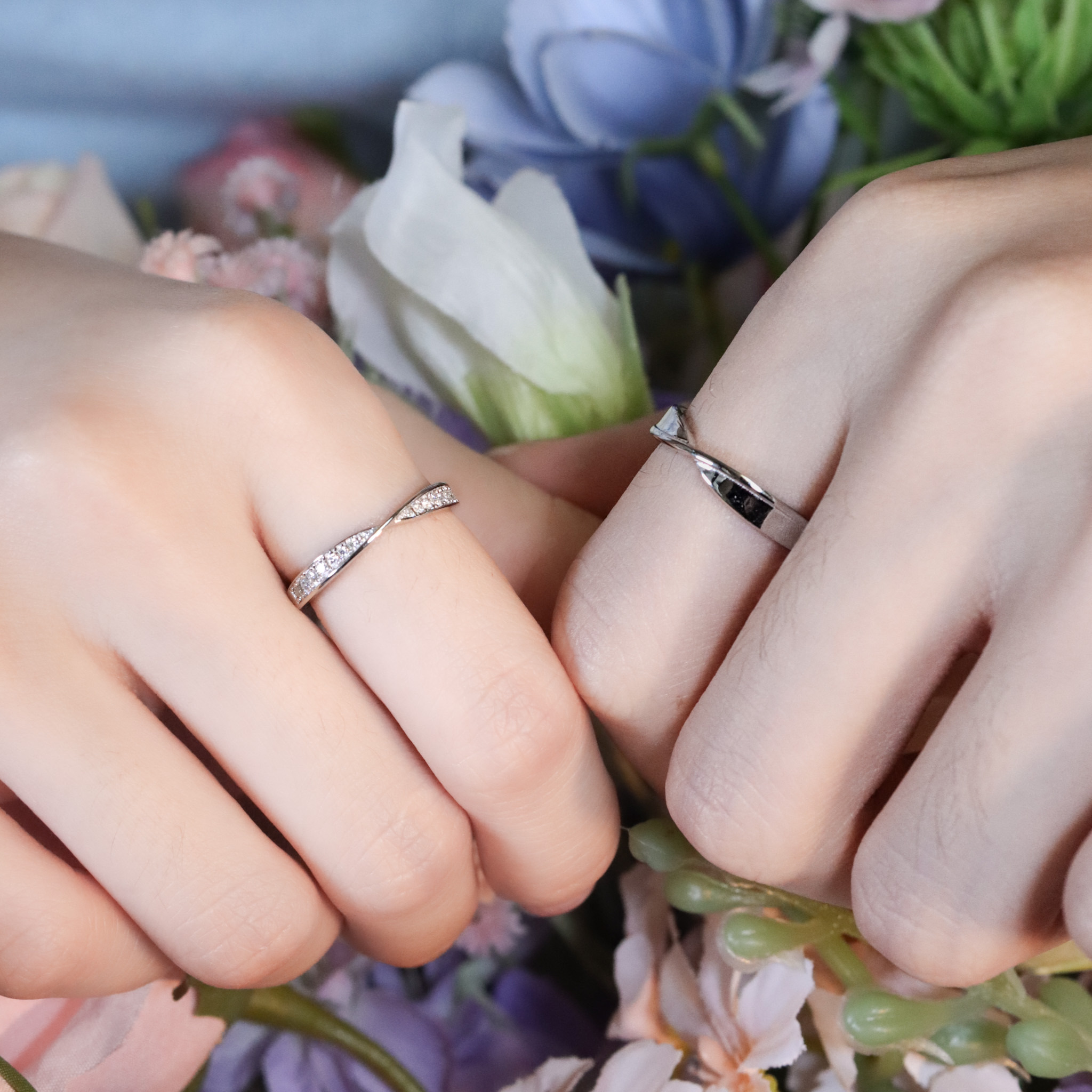 | 925純銀・ 厚鍍白金・莫桑石 | 鑽光有你的未來情侶戒指（男款/女款） | RI0955 |