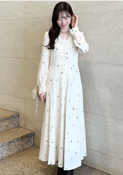 [預購] COCO DEAL 花卉／星星刺繡喇叭裙洋裝