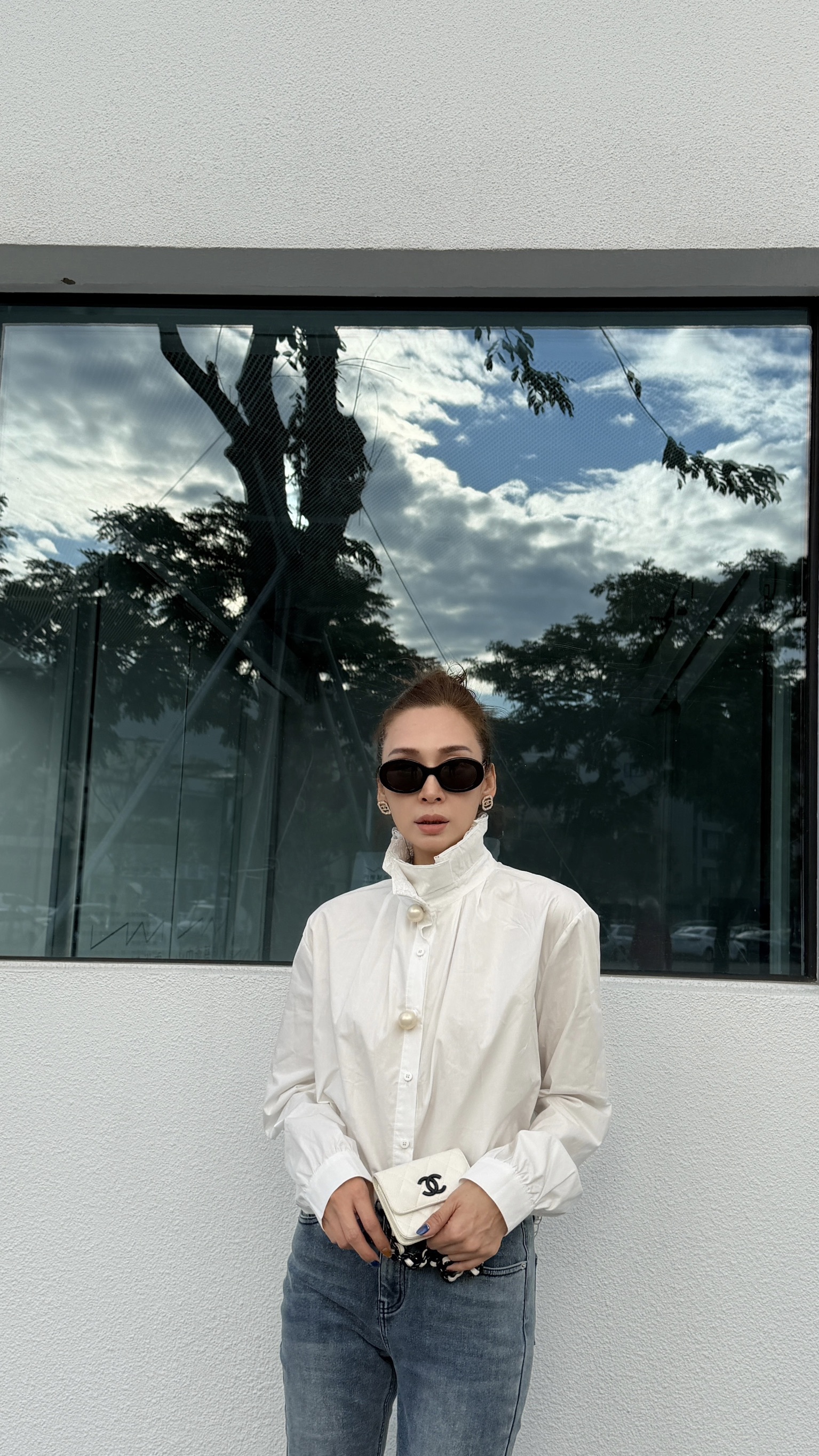 宮廷燒花純白襯衫