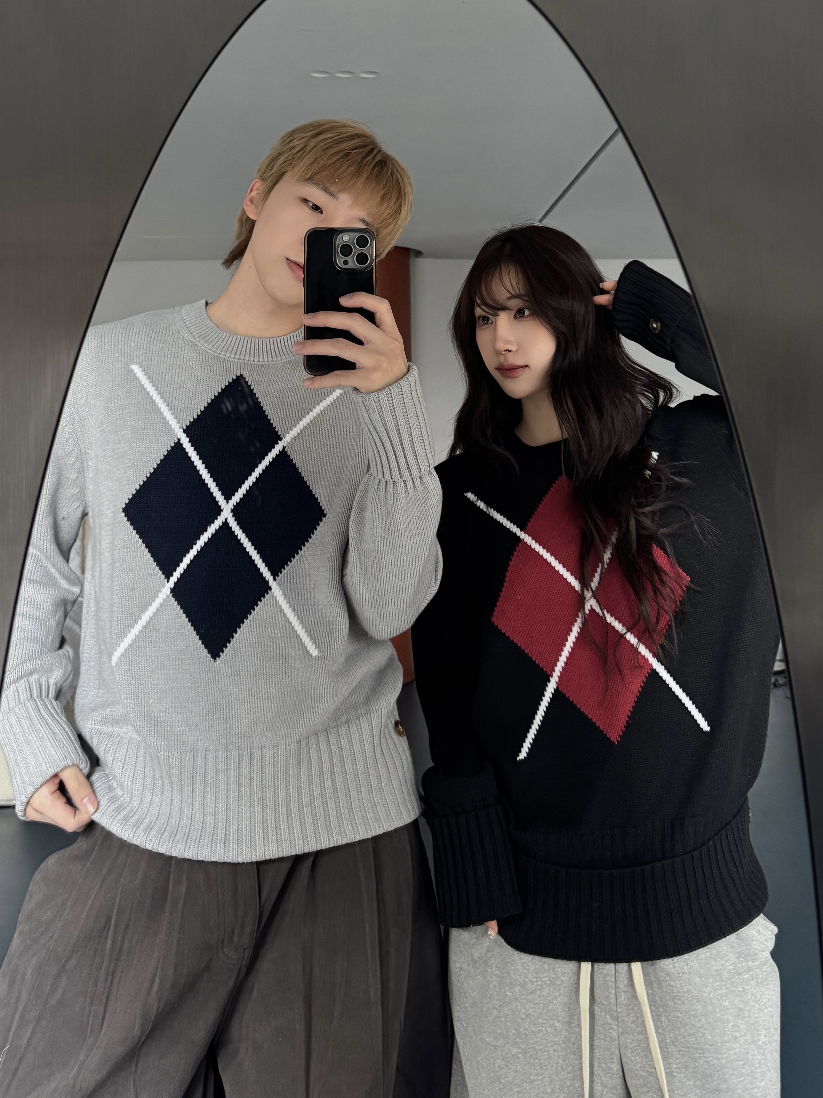 菱形交叉 捲邊寬鬆長袖毛衣（部分現貨）