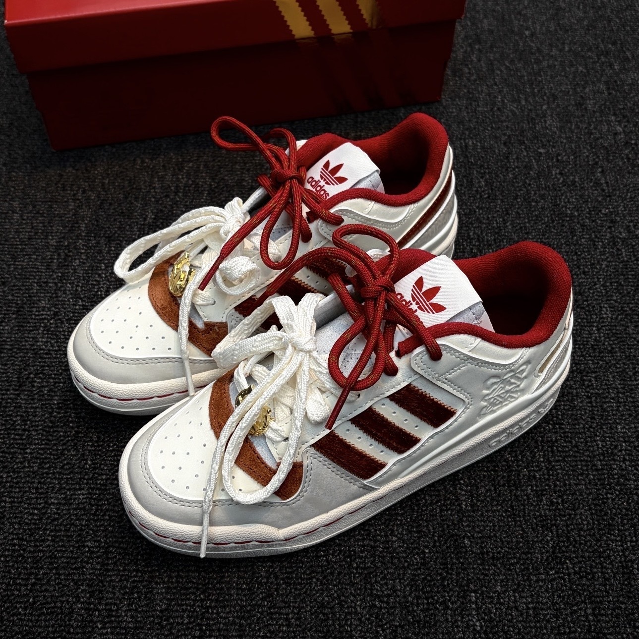 ADIDAS ORIGINALS CNY x FORUM LOW CL 拼接 2026馬年限定 運動休閒 中性款 KJ8751