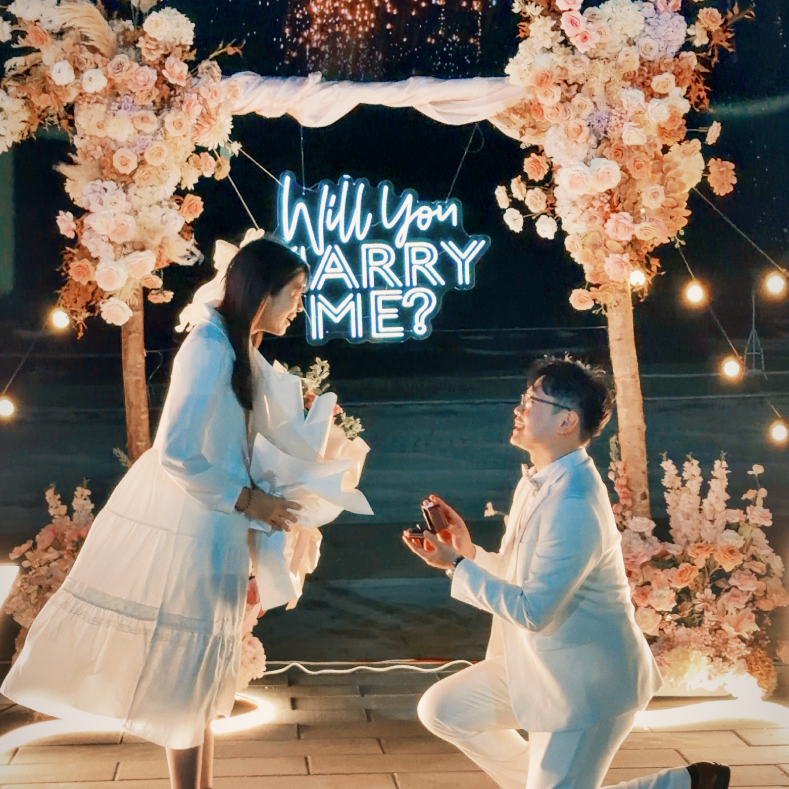 【西子灣】會館廣場．粉白色系