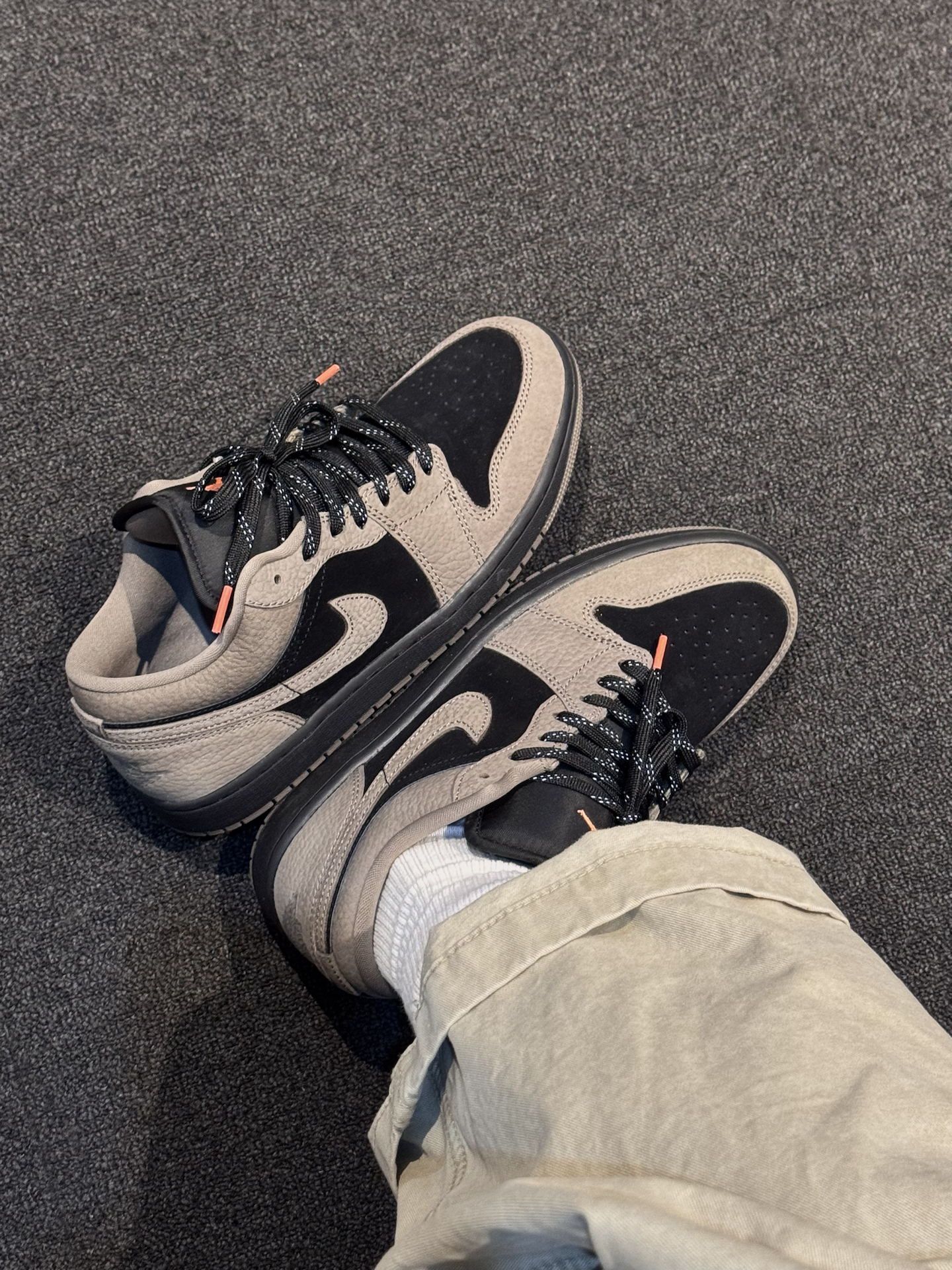 代購-Jordan Air Jordan 1 <倒勾平替> 摩卡小倒鈎配色 低幫 復古籃球鞋 男女同款 棕黑色 IB7109-005