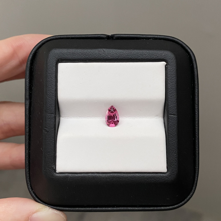 尖晶石 Spinel/0.70克拉