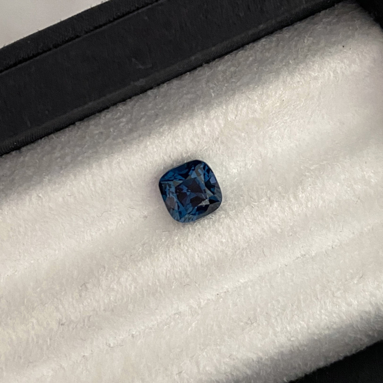 尖晶石 Spinel/1.98克拉（附證書）