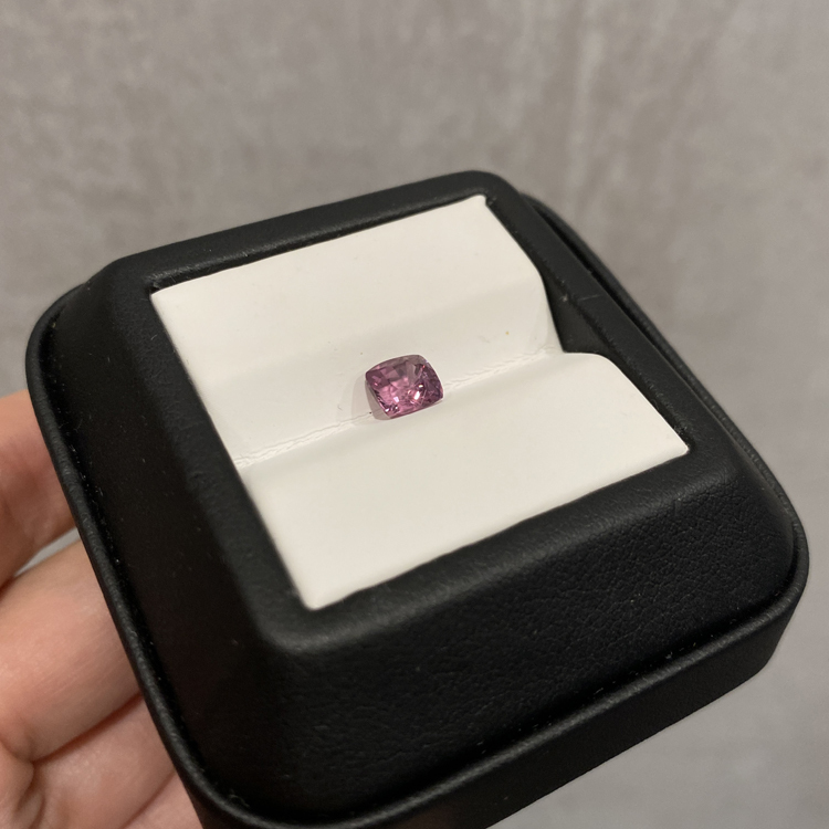 尖晶石 Spinel/1.35克拉