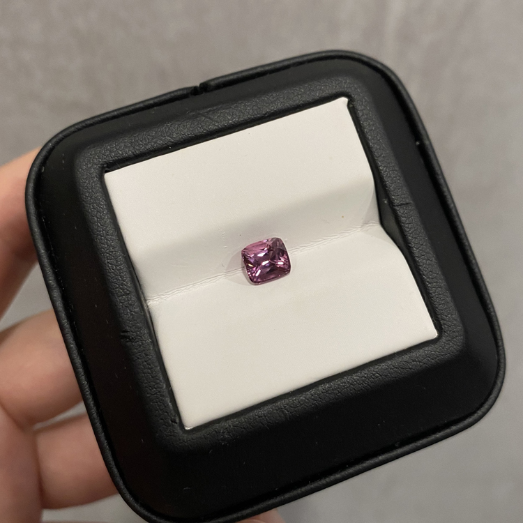 尖晶石 Spinel/1.35克拉