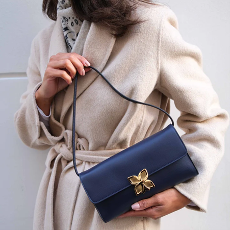 1FL0104-200 [FLEURON] Hortensia Clutch Bleu Nuit #MAF19VL3915MNB (B-EU-E)