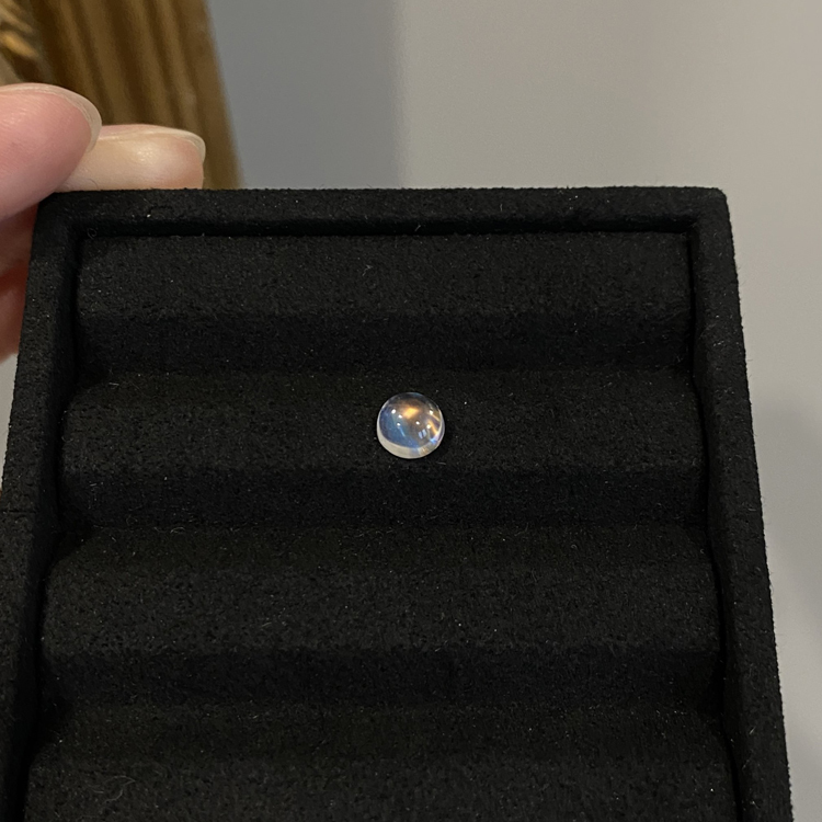 彩虹月光石 Rainbow Moonstone/0.90克拉