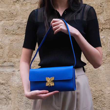 1FL0104-201 [FLEURON] Hortensia Clutch Bleu Roi #MAF19VL3949RYB (EU)