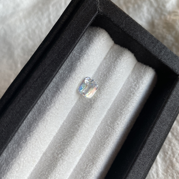 彩虹月光石 Rainbow Moonstone/1.50克拉