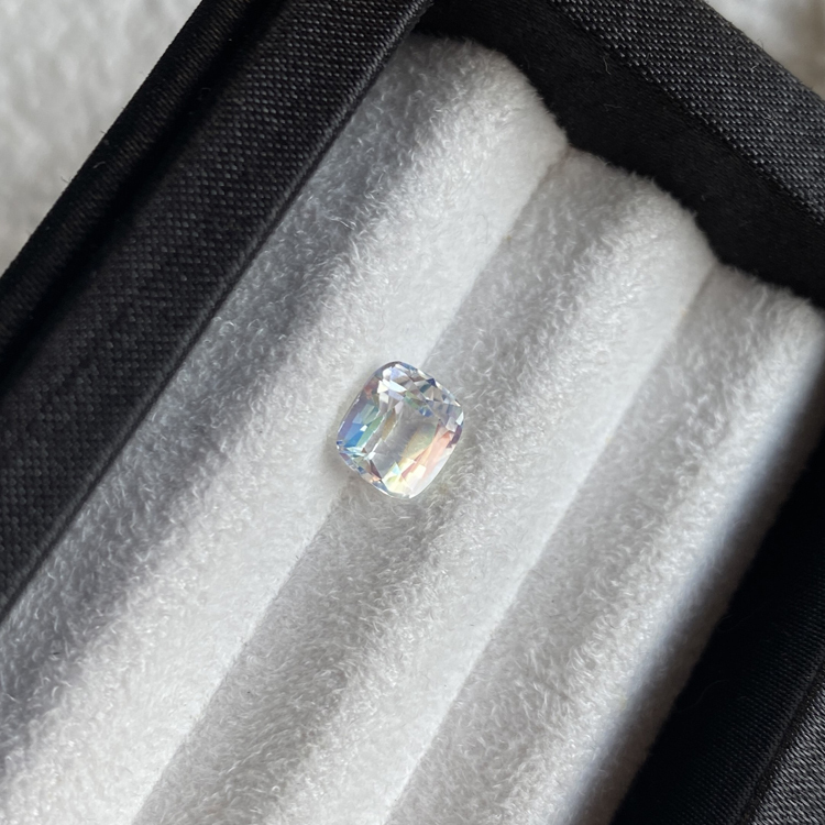 彩虹月光石 Rainbow Moonstone/1.50克拉