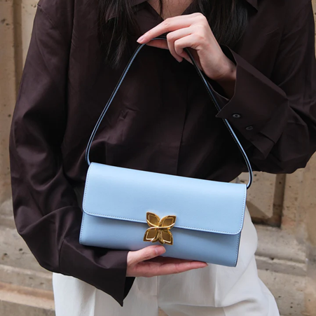 1FL0104-202 [FLEURON] Hortensia Clutch Bleu Glacier #MAF19VL4105ICB (EU)