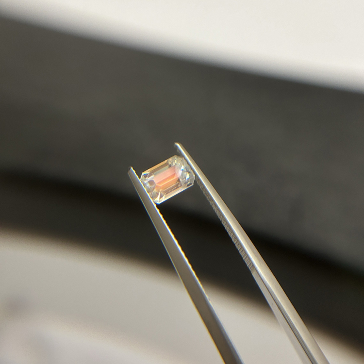 彩虹月光石 Rainbow Moonstone/1.07克拉