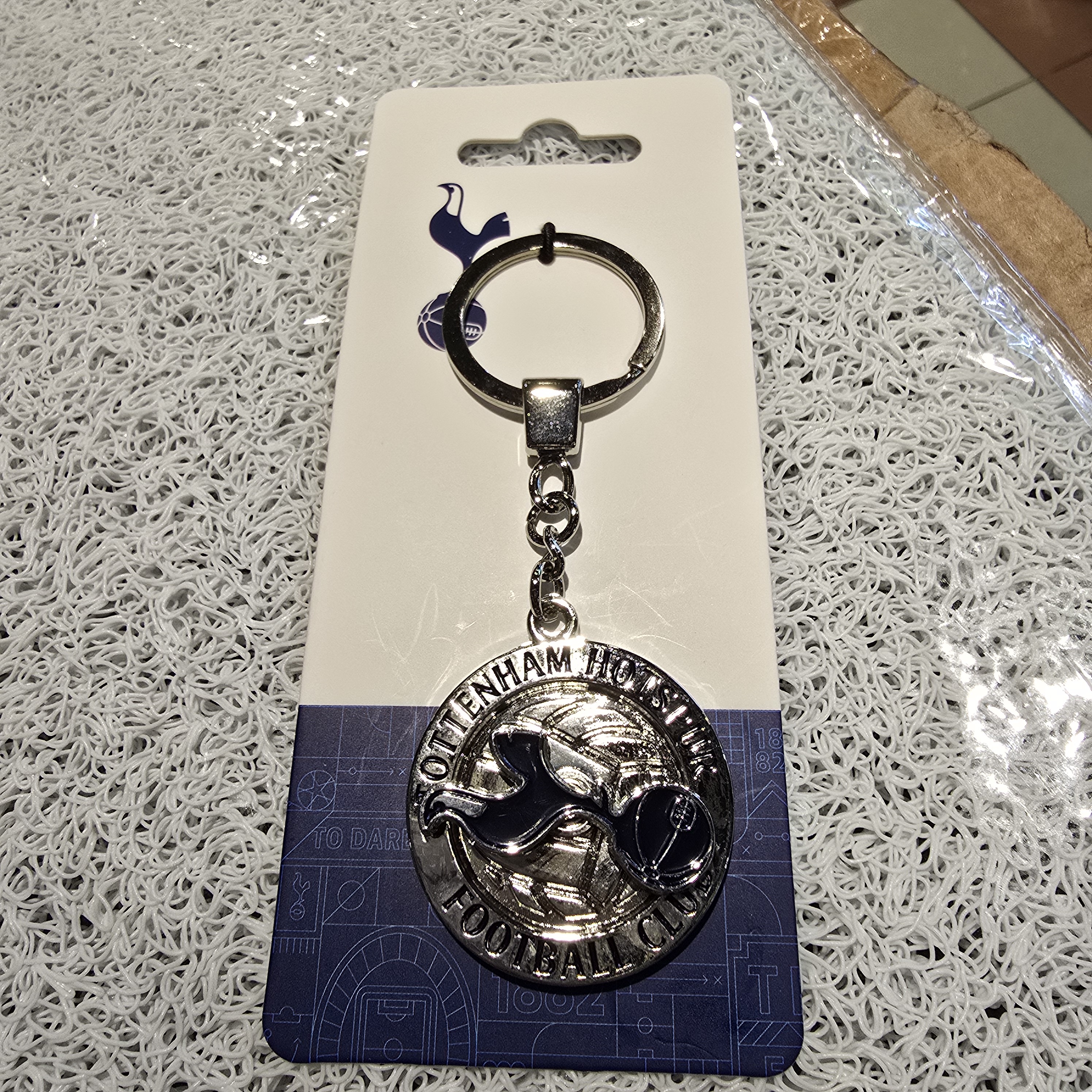 熱刺銀深藍色旋轉會徽鎖匙扣
