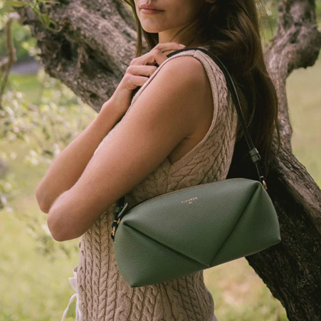 1FL0104-215 [FLEURON] Trinity Vert Amande #MAF08VG6323AGR (EU)