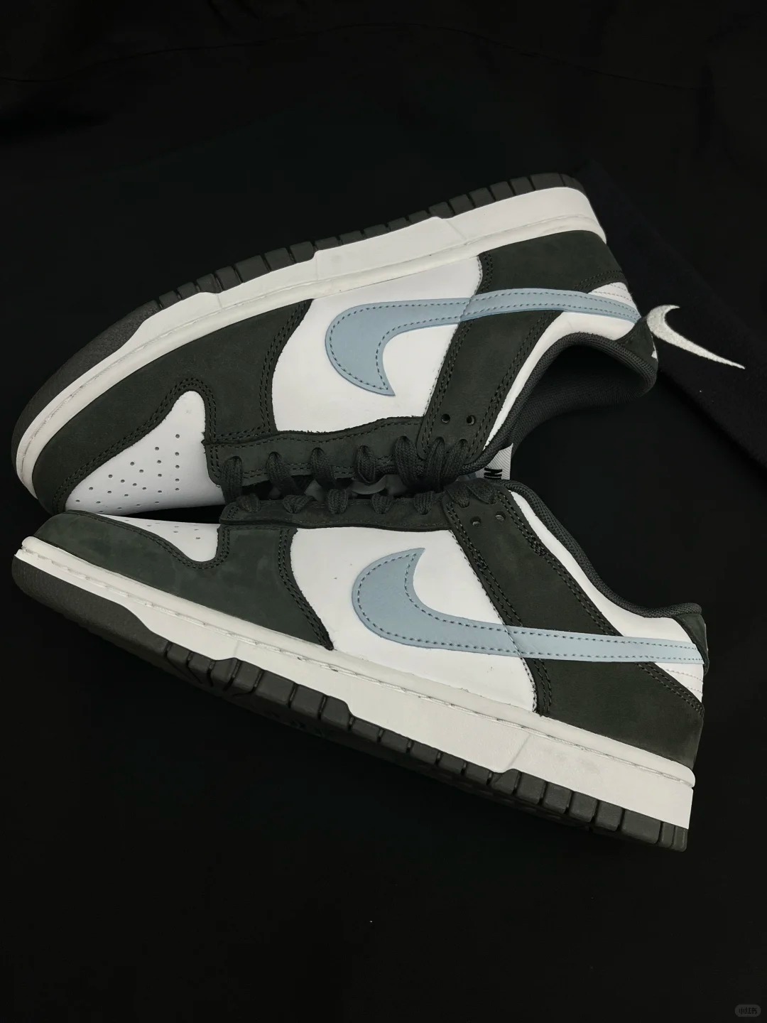 [特價售出無退換] 男鞋 NIKE DUNK LOW 'Light Armory Blue' 深灰 墨綠 藍勾 絨面皮革 復古 滑板 休閒鞋【IB3079-100】