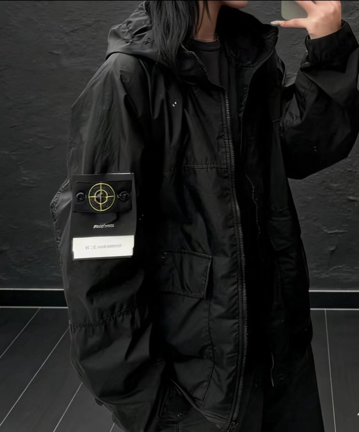 【代購】𝐒𝐓𝐎𝐍𝐄 𝐈𝐒𝐋𝐀𝐍𝐃 石頭島 徽章袖標口袋防水連帽夾克外套｜男女同款 𝐕𝟎𝟎𝟐𝟗 機能工裝