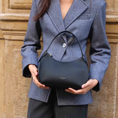 1FL0104-240 [FLEURON] Pivoine Noir Lisse #MAF10VL0303BLK (EU)