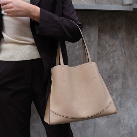 1FL0104-267 [FLEURON] Medium Oak Sable #MAF15VG1214SND (EU)