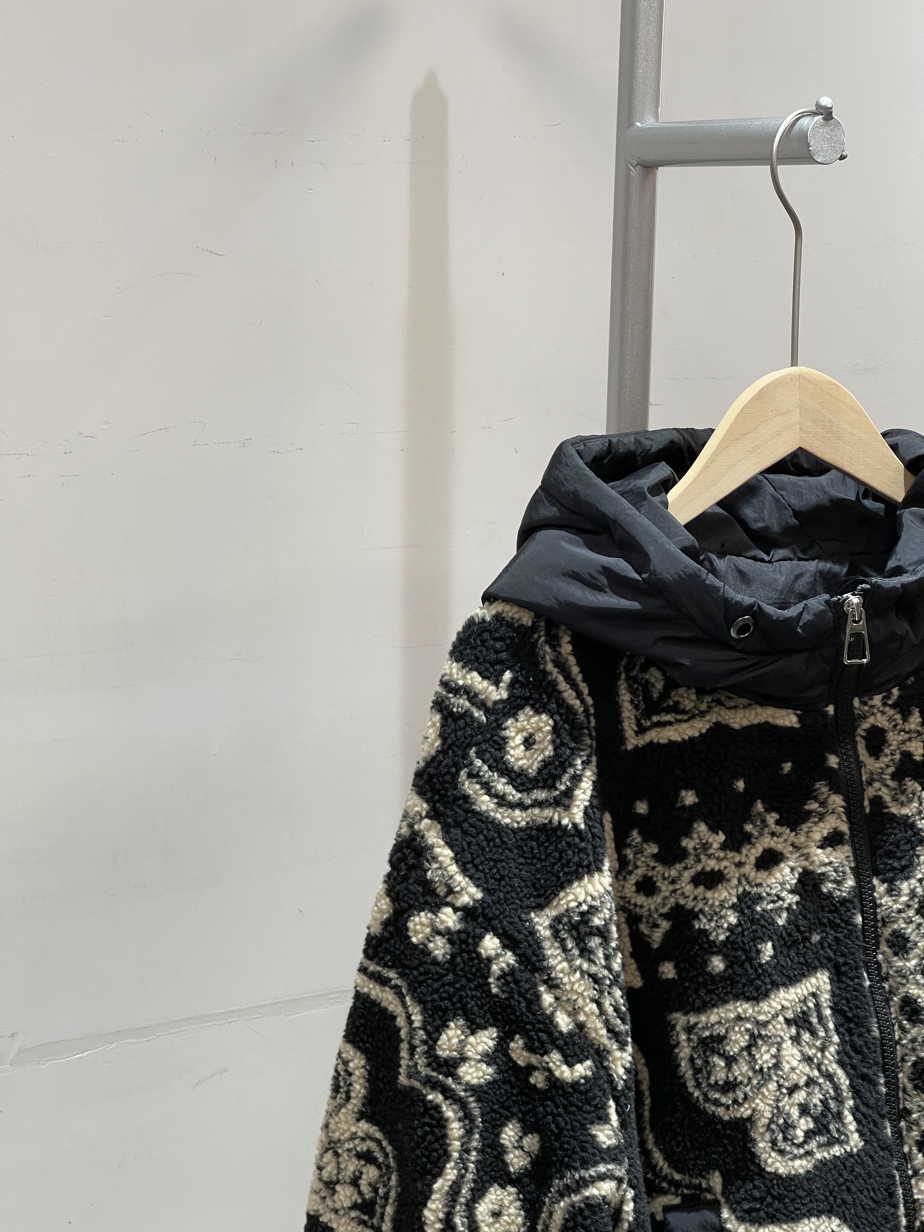 0212927A/黑色小花花外套/48/48/24