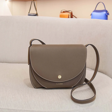 1FL0104-292 [FLEURON] Magnolia Taupe #MAF01VG0808MOL (EU)